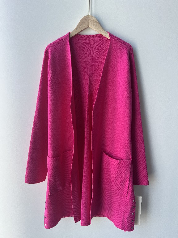 Áo len cardigan dài tay hình gấu hoạt hình cho bé chất lượng có tốt không? Vải áo len len nào tốt hơn?